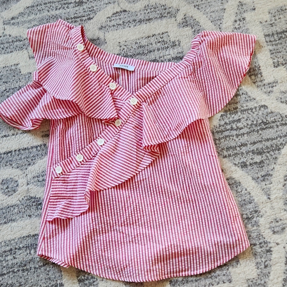 Cool bare shoulder ruffle shirt made in Italy